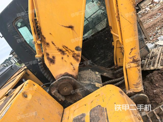 大臂背部俯視(工作和回轉(zhuǎn)裝置) 大臂背部俯視(工作和回轉(zhuǎn)裝置)