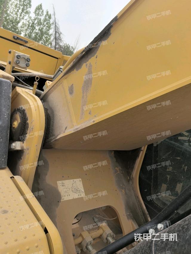 大臂根部?斜視(工作和回轉(zhuǎn)裝置) 大臂根部?斜視(工作和回轉(zhuǎn)裝置)