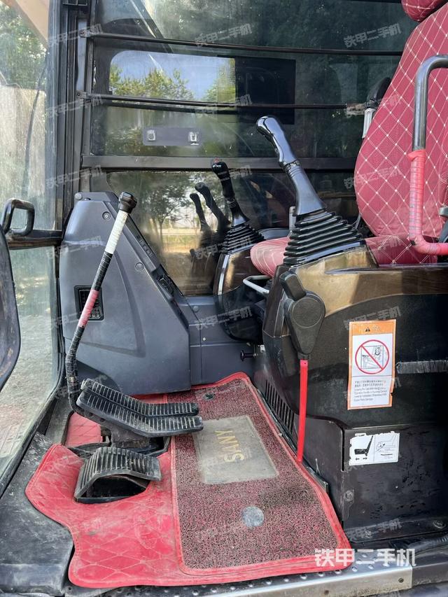 驾驶室整体（整机外观）