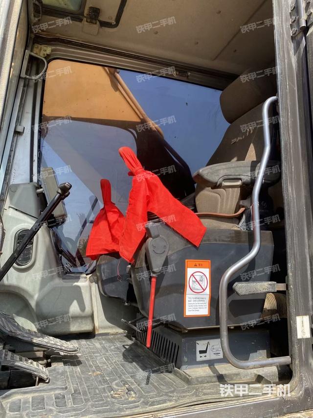 驾驶室整体（整机外观）