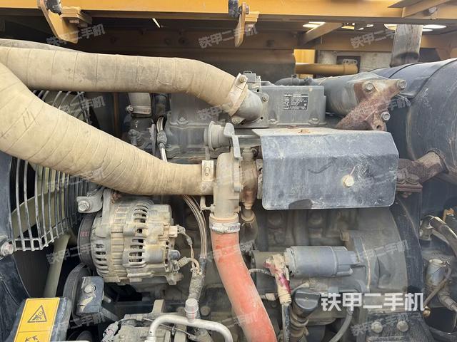 发动机室(上车部件) 发动机室(上车部件)