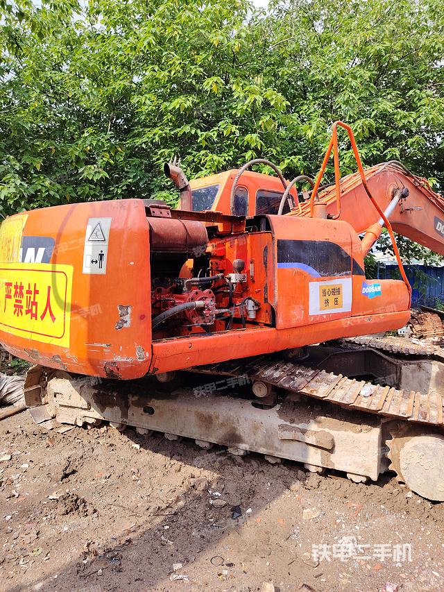 整机右后45°(整机外观) 整机右后45°(整机外观)