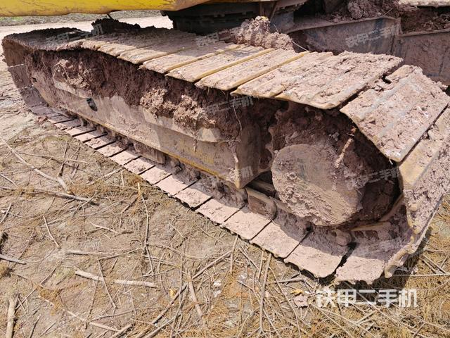 左側(cè)履帶整體?(行走機(jī)構(gòu)) 左側(cè)履帶整體?(行走機(jī)構(gòu))