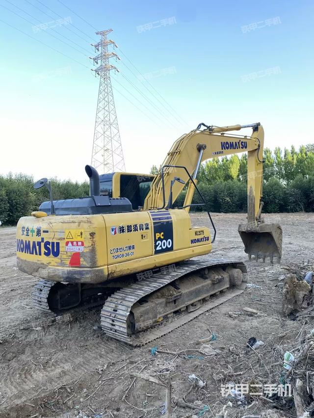 驾驶室顶部(整机外观) 驾驶室顶部(整机外观)