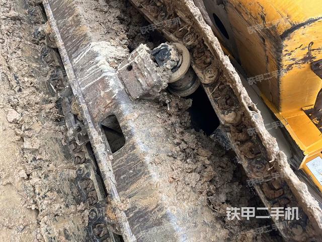 右側(cè)行走馬達(dá)蓋板(行走機(jī)構(gòu)) 右側(cè)行走馬達(dá)蓋板(行走機(jī)構(gòu))