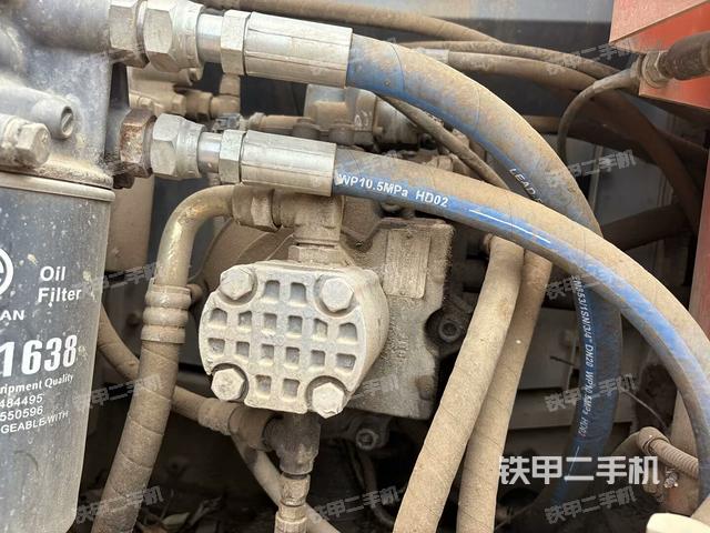 液壓泵斜45?左(大件艙室) 液壓泵斜45?左(大件艙室)