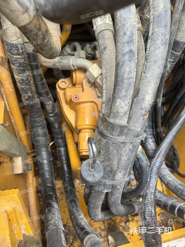 驾驶室顶部俯视(上车部件) 驾驶室顶部俯视(上车部件)