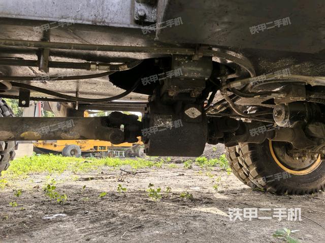 右导向轮(行走机构) 右导向轮(行走机构)