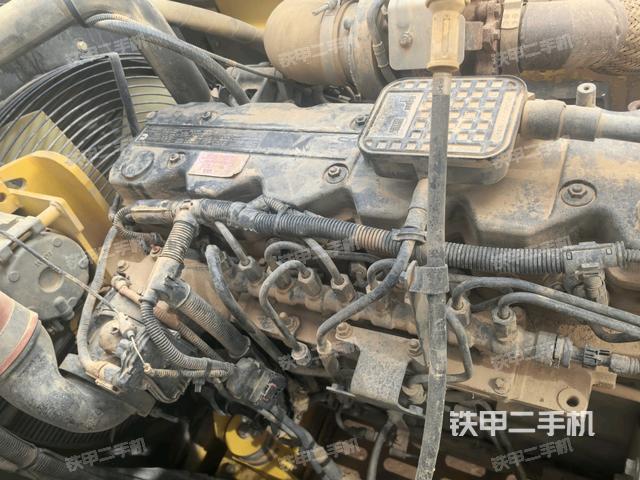 中央回轉接頭特寫(上車部件) 中央回轉接頭特寫(上車部件)