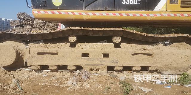 单侧履带整体(整机外观) 单侧履带整体(整机外观)