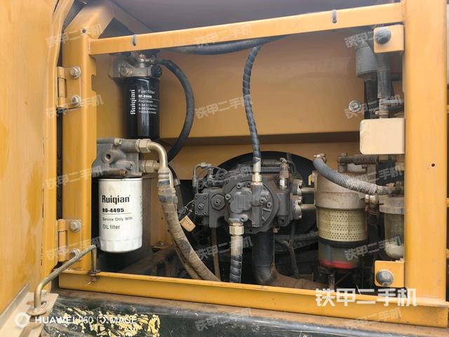 散熱器正面(大件艙室) 散熱器正面(大件艙室)