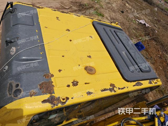 駕駛室頂部俯視(上車(chē)部件) 駕駛室頂部俯視(上車(chē)部件)