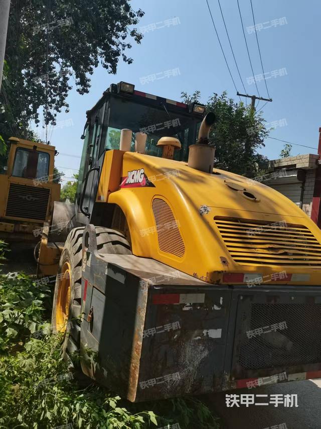 整機(jī)右側(cè)(設(shè)備外觀及核心部件) 整機(jī)右側(cè)(設(shè)備外觀及核心部件)