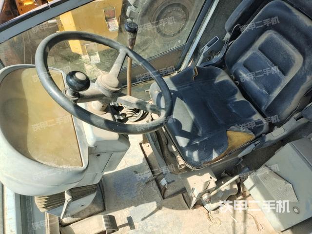 仪表盘全景（压路机驾驶室）