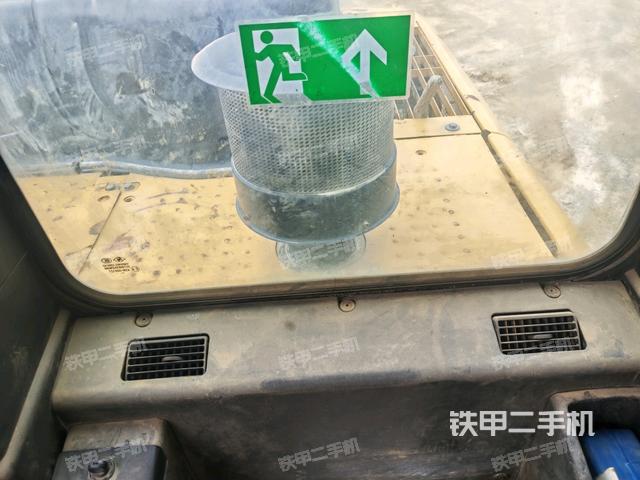 左后方玻璃角標(biāo)(駕駛室部分) 左后方玻璃角標(biāo)(駕駛室部分)