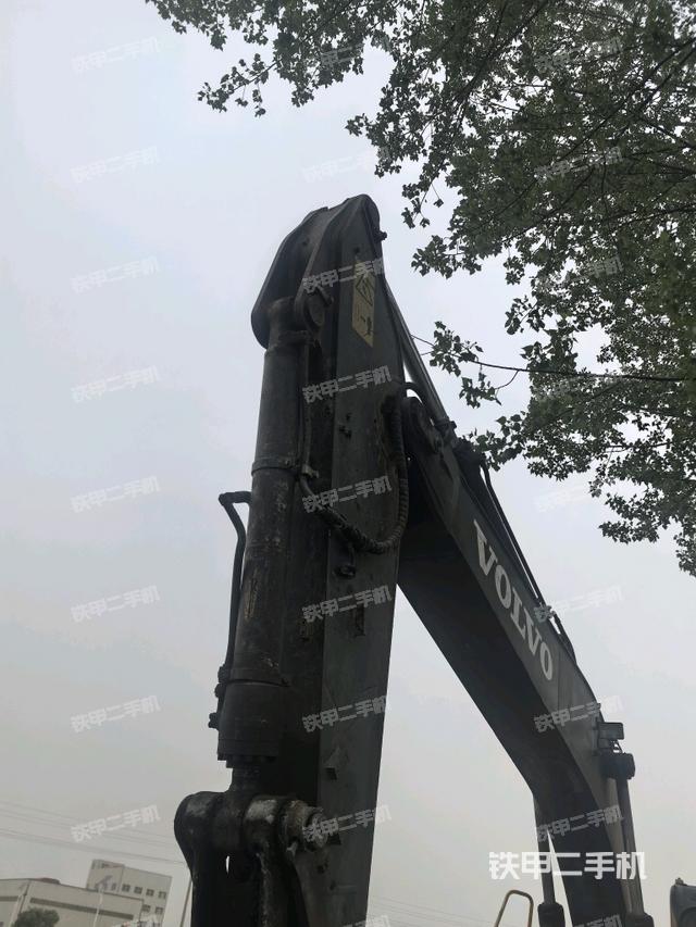轉盤和下車架正前(工作和回轉裝置) 轉盤和下車架正前(工作和回轉裝置)
