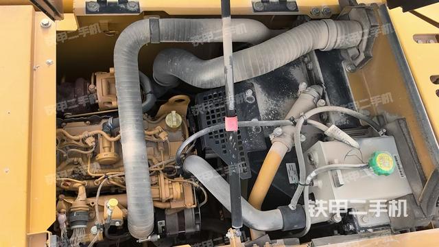 发动机整体俯视(整机外观) 发动机整体俯视(整机外观)