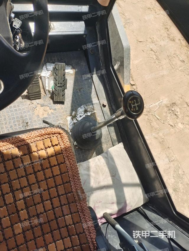 操作把手(压路机驾驶室) 操作把手(压路机驾驶室)