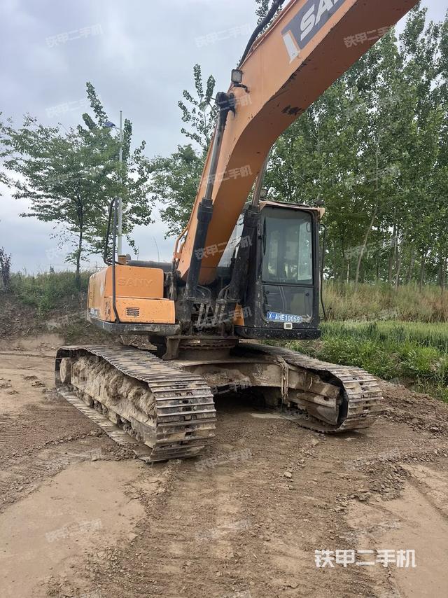 大臂整体 右侧(工作和回转装置) 大臂整体 右侧(工作和回转装置)