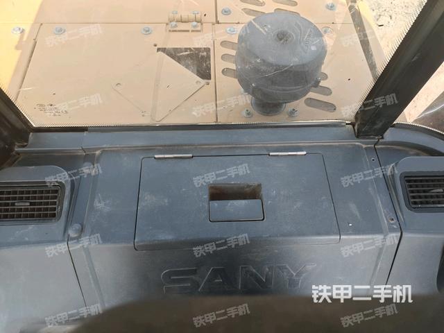 座椅后部(驾驶室部分) 座椅后部(驾驶室部分)