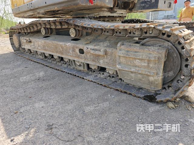 單側(cè)履帶整體（整機(jī)外觀）