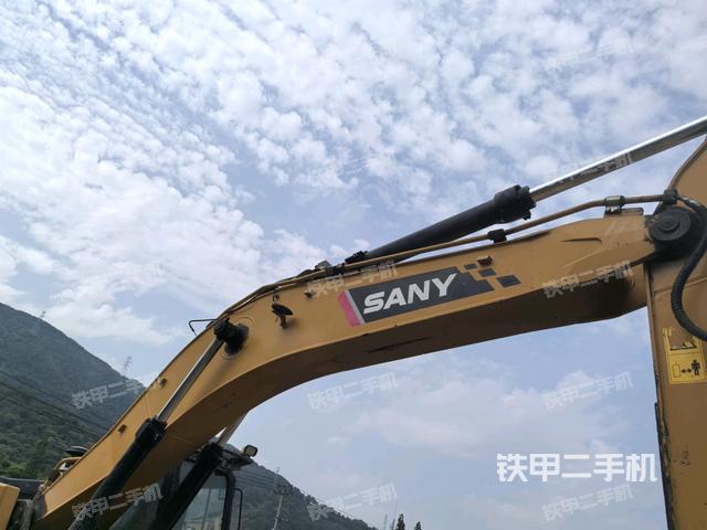 大臂整体 右侧(工作和回转装置) 大臂整体 右侧(工作和回转装置)