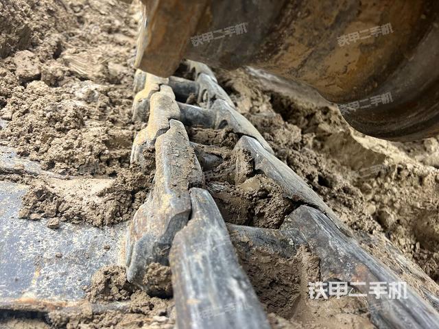 左侧履带整体 (行走机构) 左侧履带整体 (行走机构)