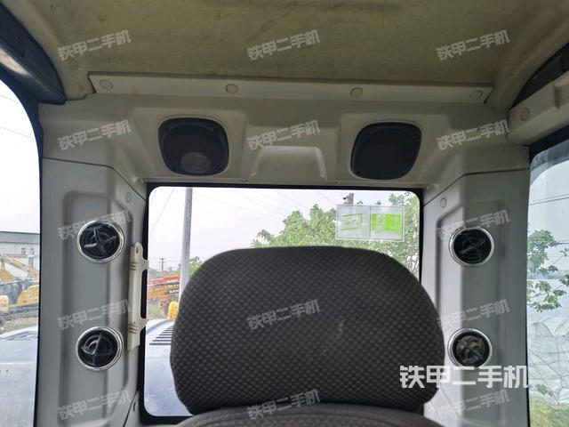 后窗玻璃角標(駕駛室部分) 后窗玻璃角標(駕駛室部分)