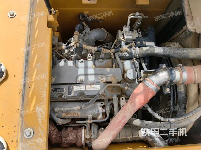 发动机室(上车部件) 发动机室(上车部件)