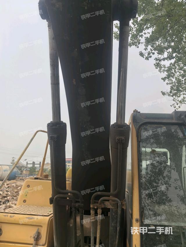 大臂油缸整體?豎拍(工作和回轉裝置) 大臂油缸整體?豎拍(工作和回轉裝置)