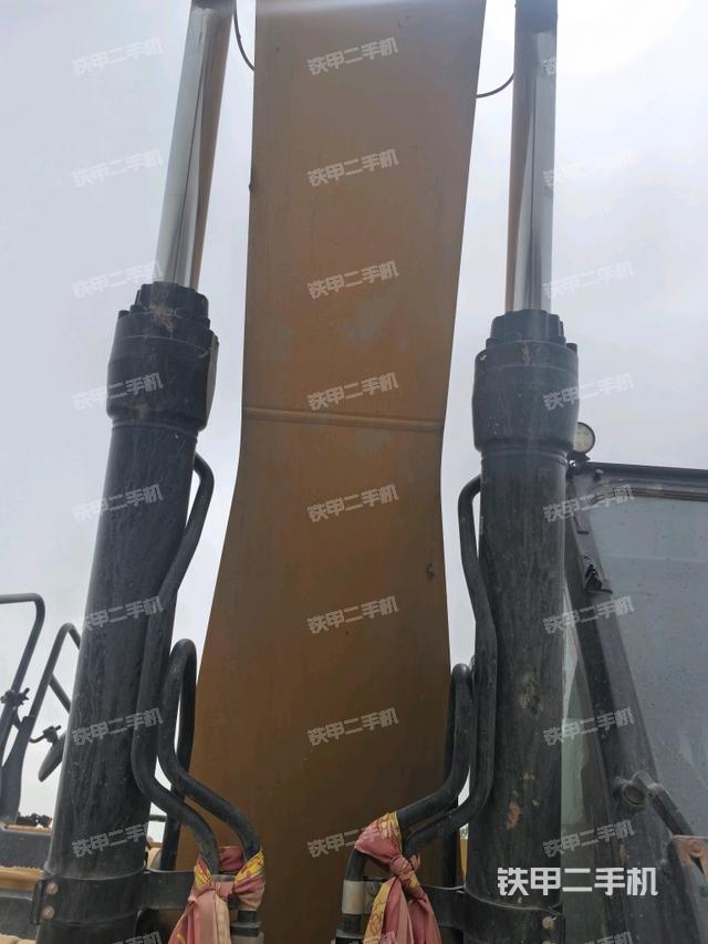 大臂油缸整體?豎拍(工作和回轉(zhuǎn)裝置) 大臂油缸整體?豎拍(工作和回轉(zhuǎn)裝置)