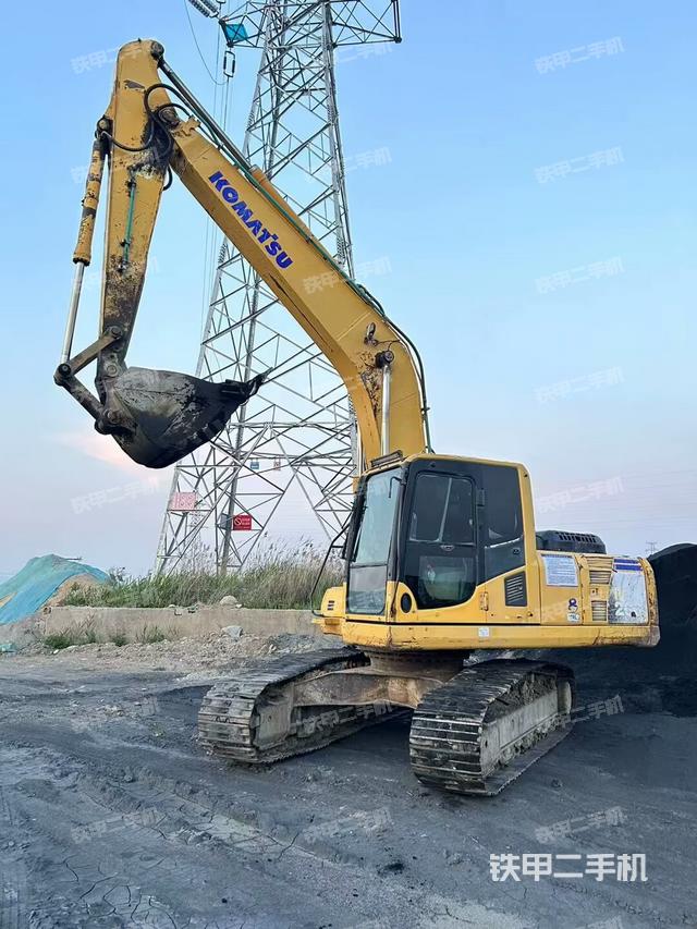 小松PC200-8挖掘機(jī)