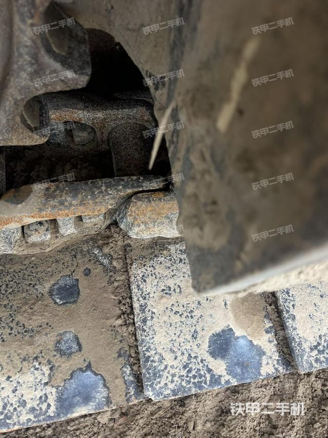 右导向轮(行走机构) 右导向轮(行走机构)