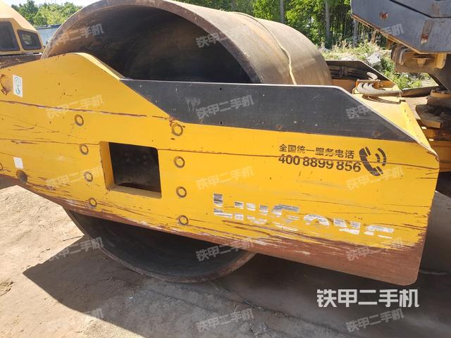 正后侧(压路机前后车架) 正后侧(压路机前后车架)