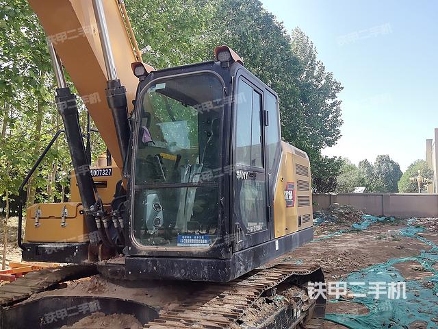 駕駛室整體(整機外觀) 駕駛室整體(整機外觀)