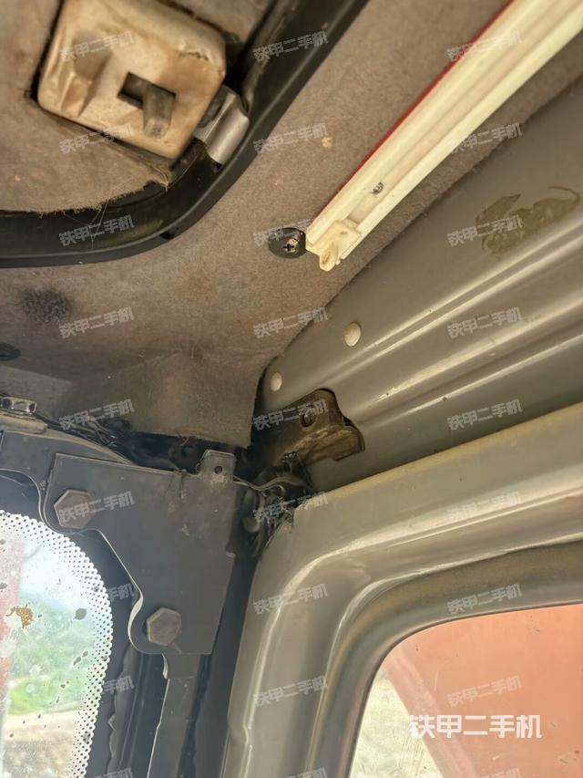 座椅后部(駕駛室部分) 座椅后部(駕駛室部分)