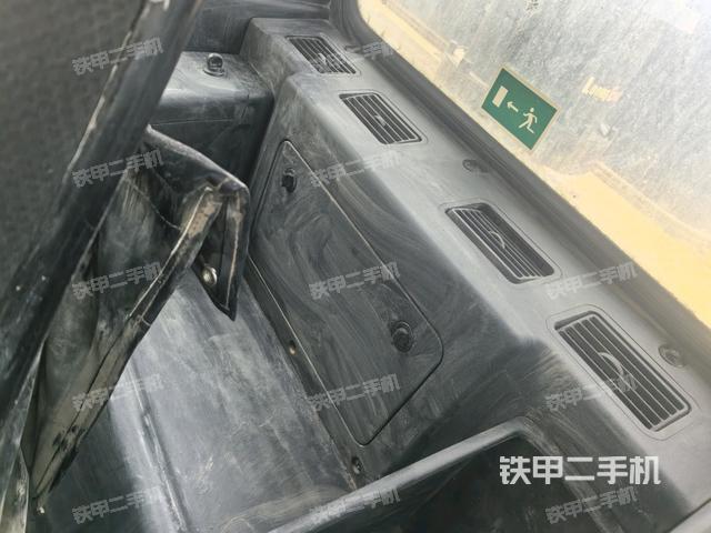 左后方玻璃角標(駕駛室部分) 左后方玻璃角標(駕駛室部分)