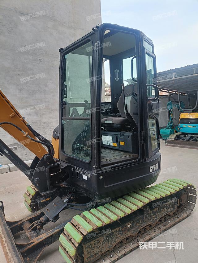 駕駛室整體（整機(jī)外觀）