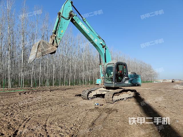 神鋼SK200挖掘機(jī)