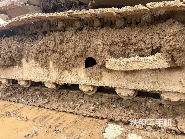 左側(cè)履帶整體?(行走機(jī)構(gòu)) 左側(cè)履帶整體?(行走機(jī)構(gòu))