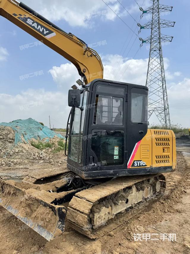 右侧履带整体 (行走机构) 右侧履带整体 (行走机构)