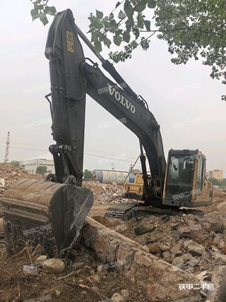 沃尔沃EC210B挖掘机实拍图片