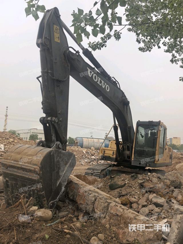 沃爾沃EC210B挖掘機