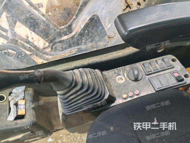 座椅左側(cè)控制臺(tái)/音響/含左手柄(駕駛室部分) 座椅左側(cè)控制臺(tái)/音響/含左手柄(駕駛室部分)