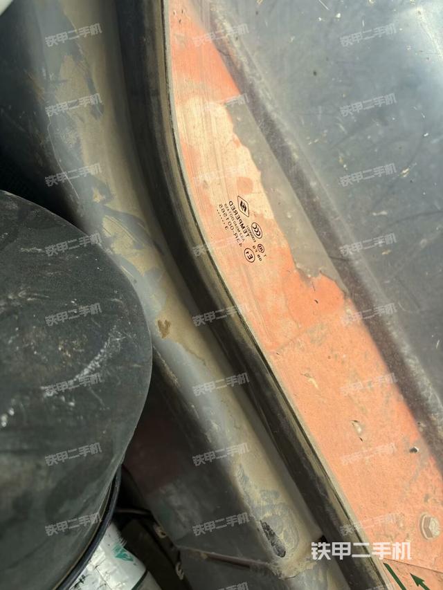 駕駛室左前45度(駕駛室部分) 駕駛室左前45度(駕駛室部分)