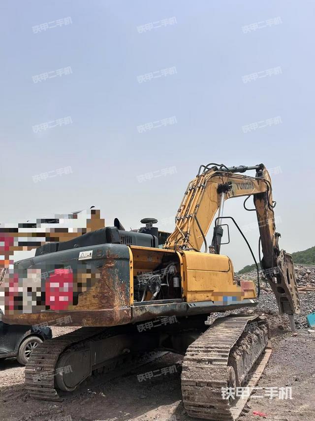 整機(jī)右后45°(整機(jī)外觀) 整機(jī)右后45°(整機(jī)外觀)