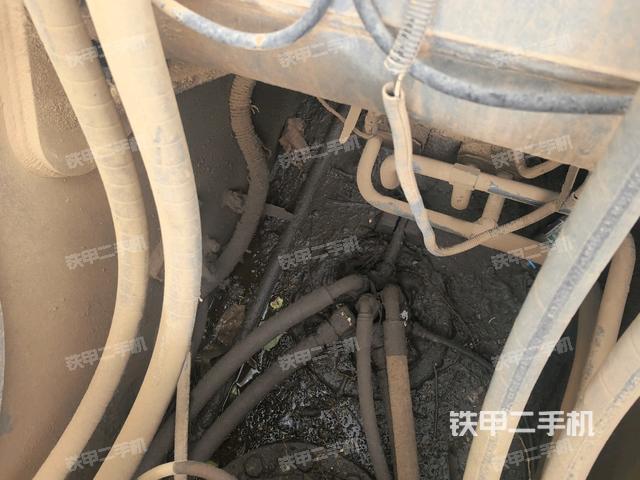中央回轉接頭特寫(上車部件) 中央回轉接頭特寫(上車部件)