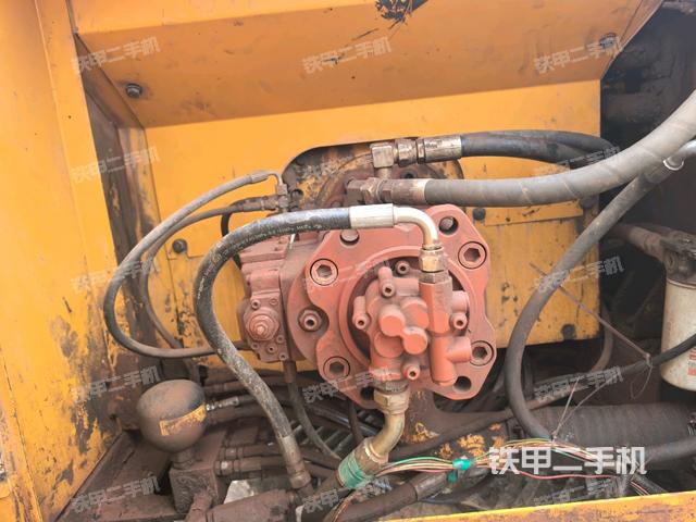 液壓泵斜45?右(大件艙室) 液壓泵斜45?右(大件艙室)