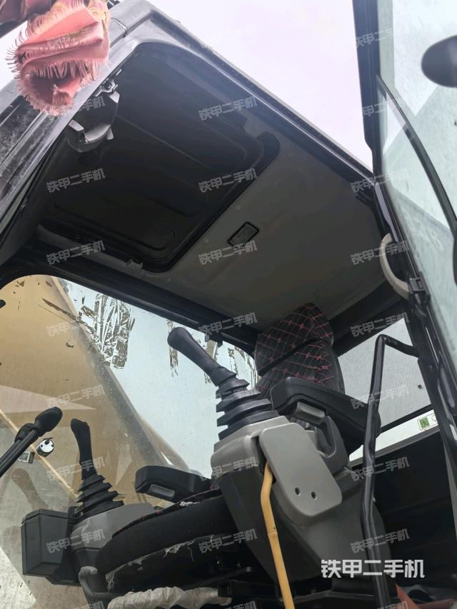 頂棚整體(駕駛室部分) 頂棚整體(駕駛室部分)