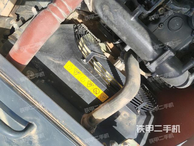 散熱器正面(大件艙室) 散熱器正面(大件艙室)